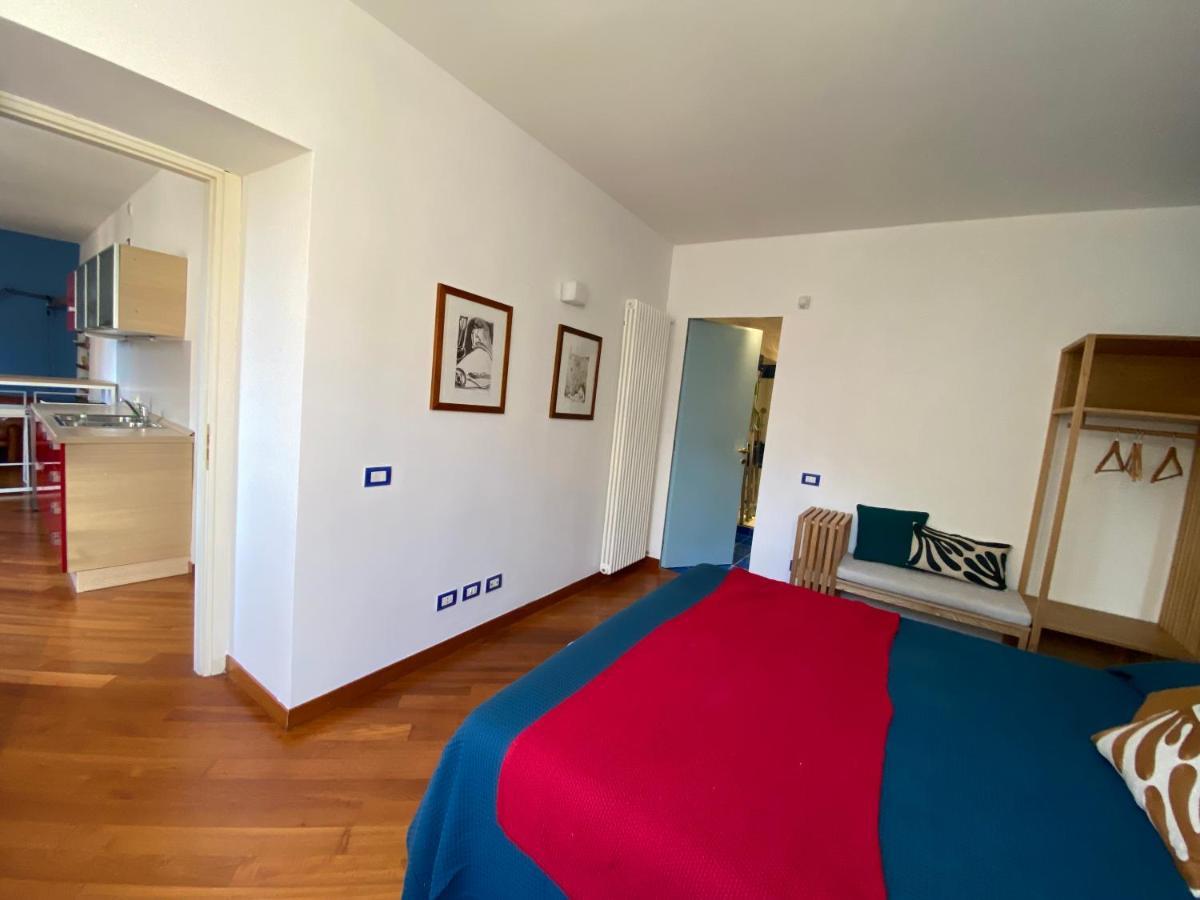 La Porta Azzurra - Casa Vacanze Комо Экстерьер фото